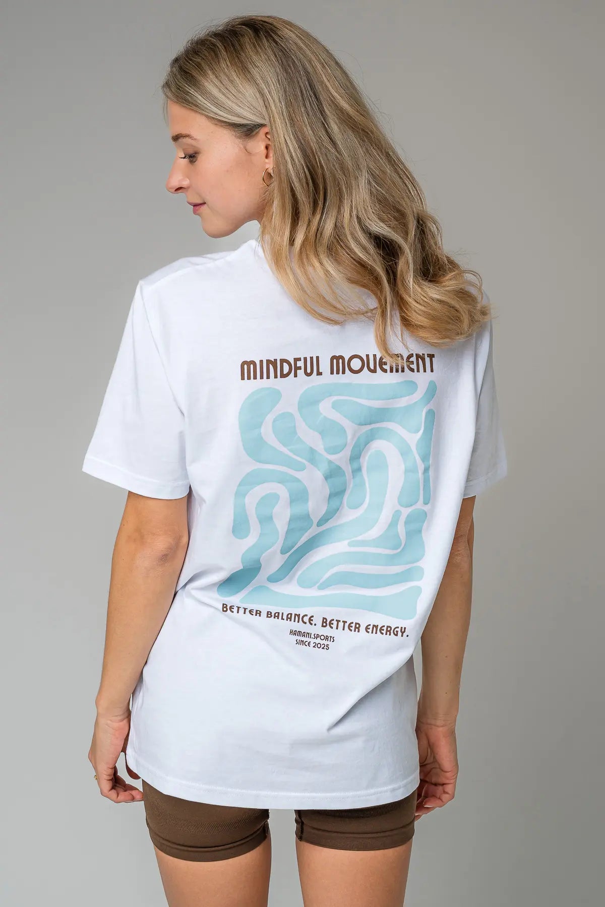 T-Shirt 'Mindful Movement' in Hellblau & Braun