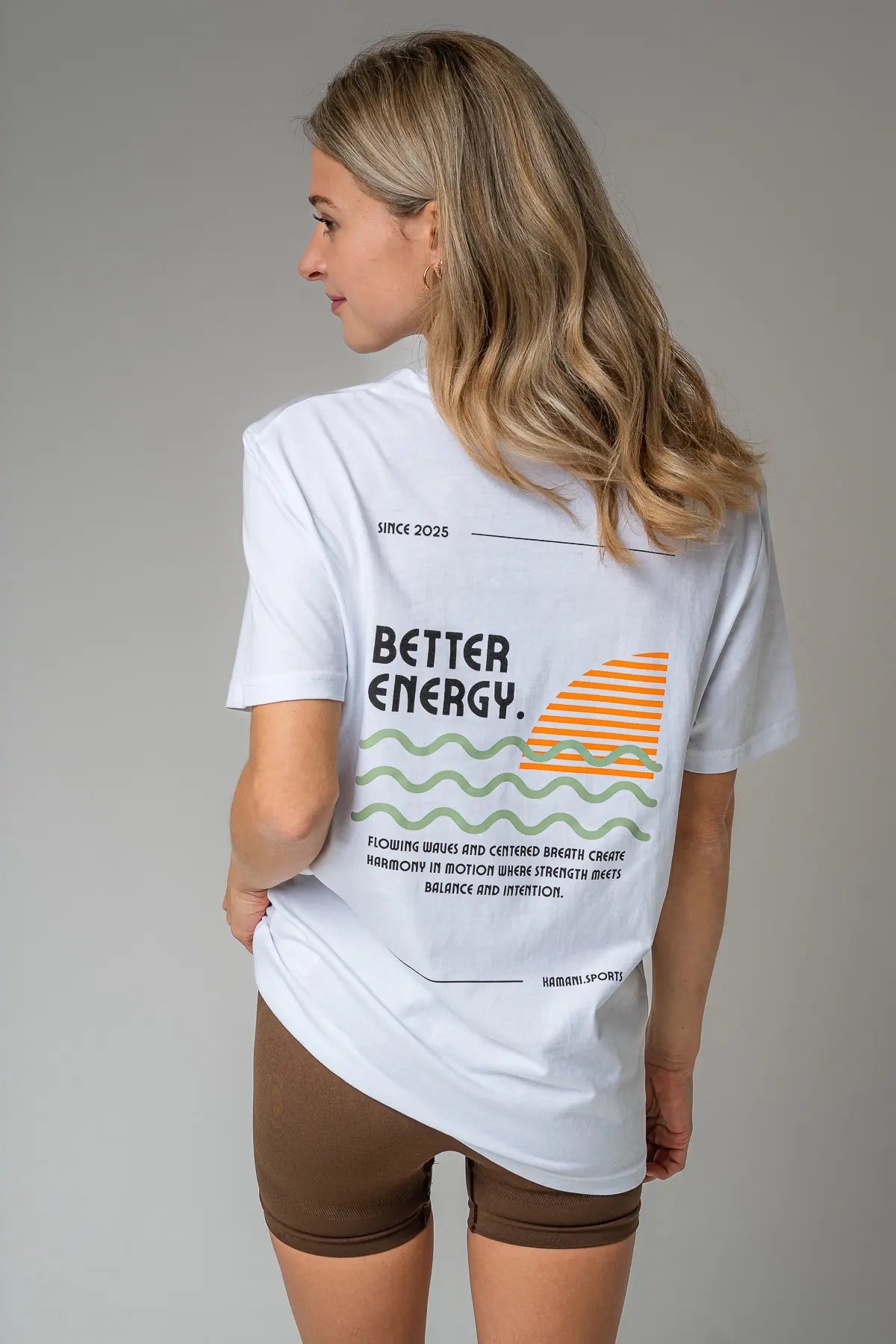 T-Shirt 'Better Energy' in Grün, Orange & Schwarz