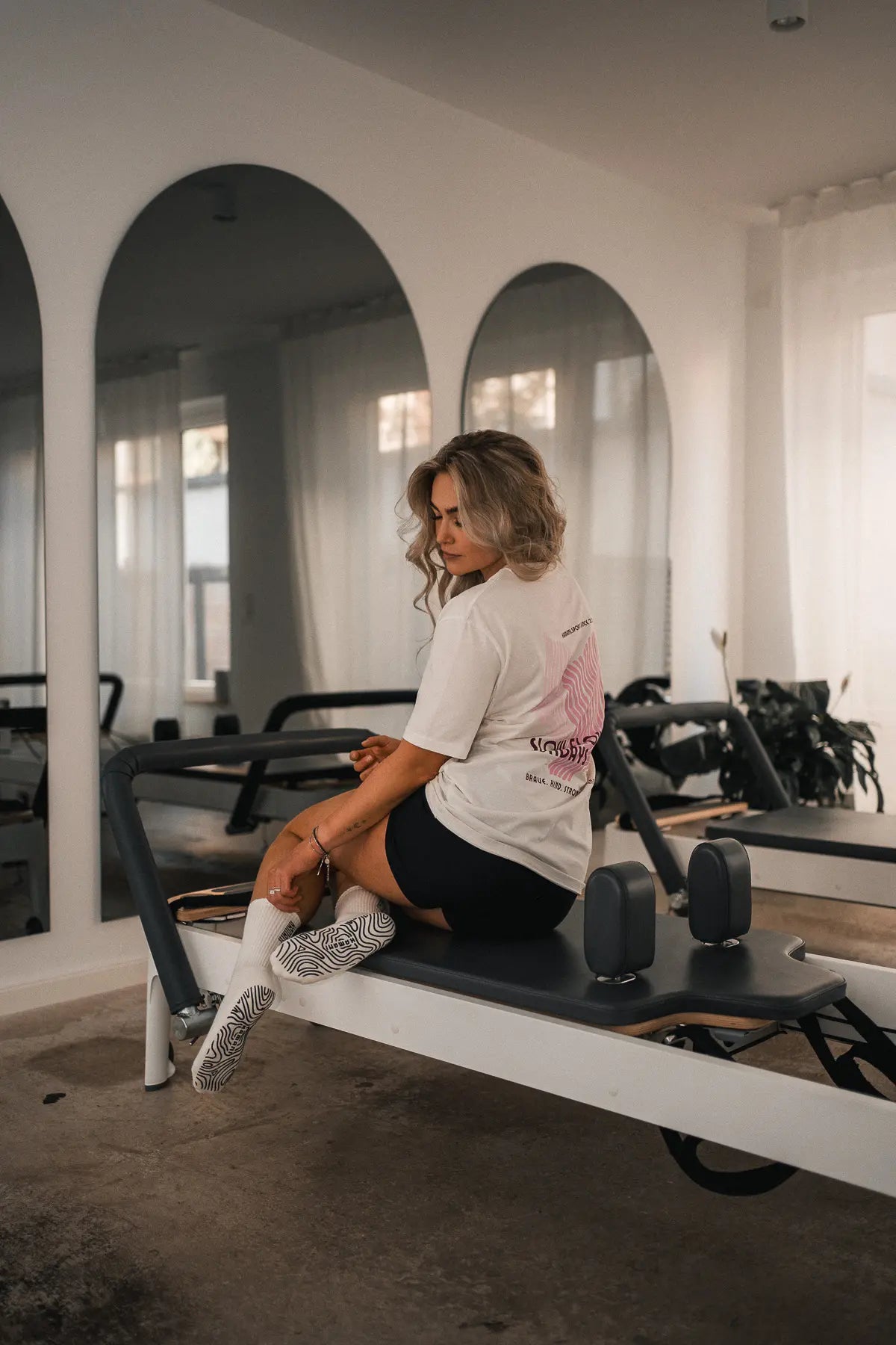 Grip Socks 'FLOW' in Creme & Schwarz